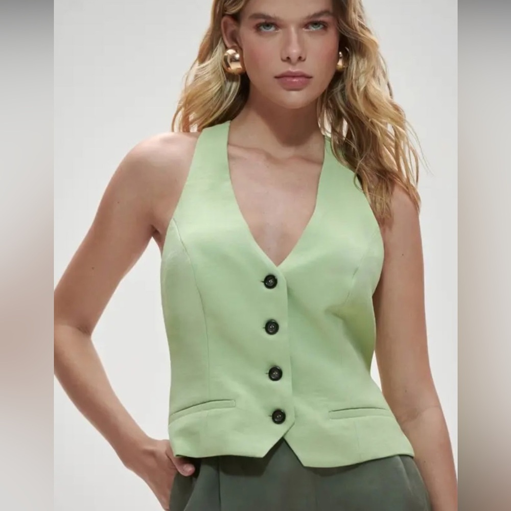 Nasty Gal Mint Green Sleeveless Button-Up Top